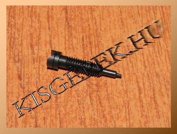 Üresjárási beállító csavar (L) Makita DCS520 