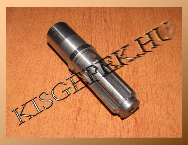 Fűnyíró késtartó tengely Szentkirály KF-04 adapterhez
