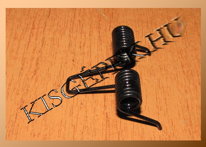 Rugó Makita DLM532, oldalkidobó fedélhez