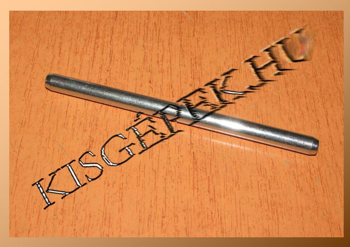 Tengely Makita DLM532, oldalkidobó fedélhez, D8