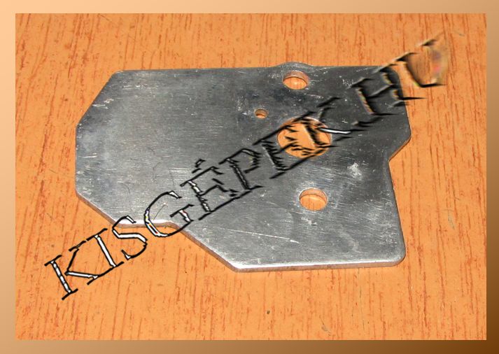  Szigetelő közdarab Makita EM2600U, MS27U